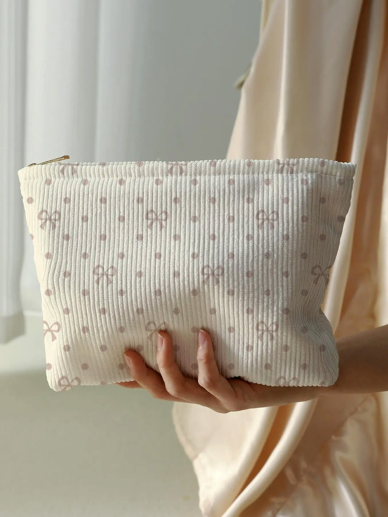 trousse de maquillage en velours karine